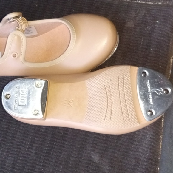 Bloch Tan Tap shoes size 9 1/2 Wide - Picture 4 of 5